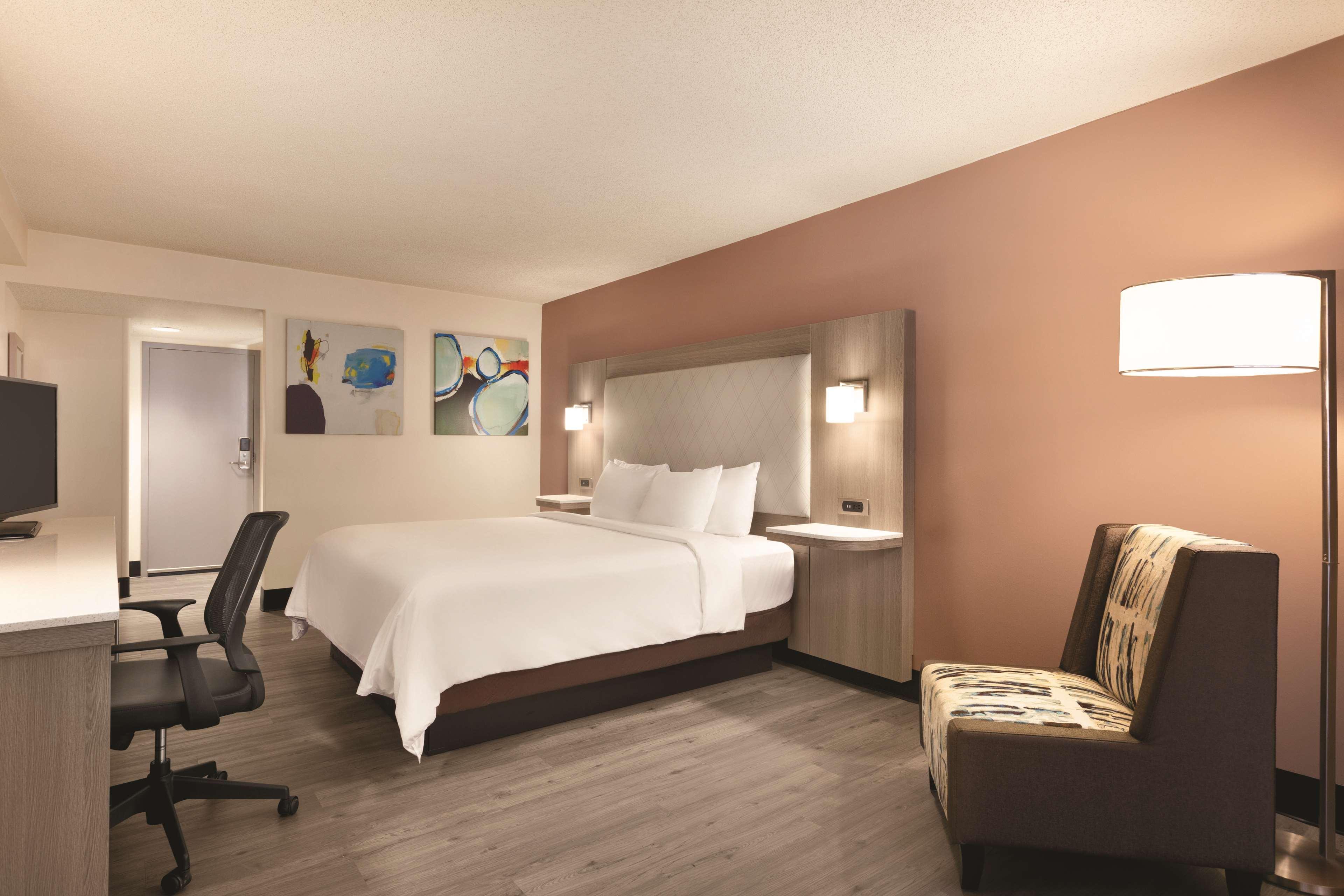 Radisson Hotel Lenexa Overland Park Ngoại thất bức ảnh