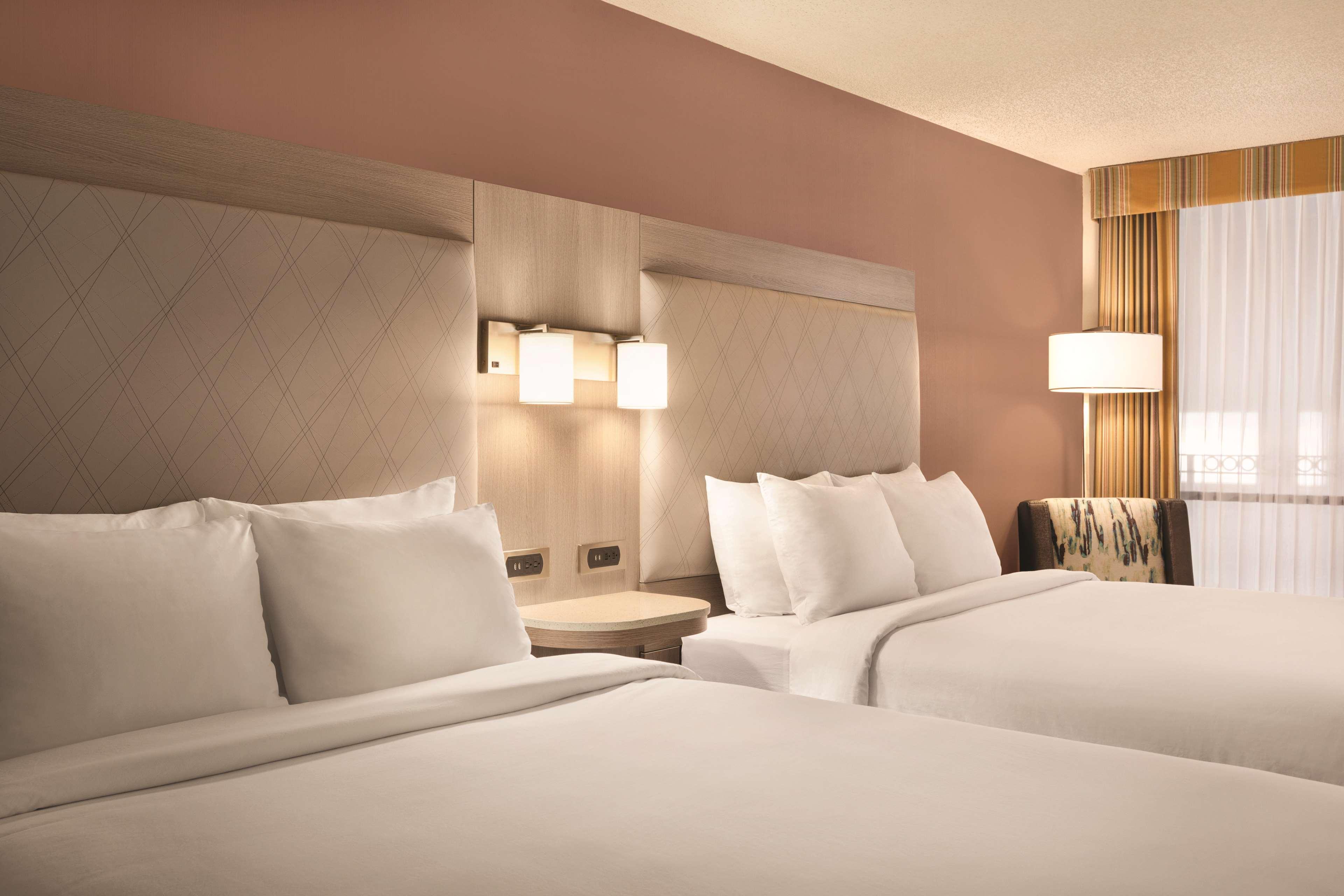 Radisson Hotel Lenexa Overland Park Ngoại thất bức ảnh